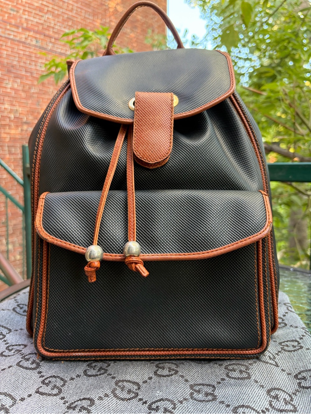 Bottega Veneta vintage leather backpack. Made in Italy Y2K
